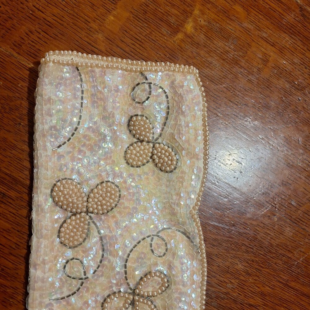 Pearl and American sequins